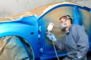 Technicien painting car Mougins